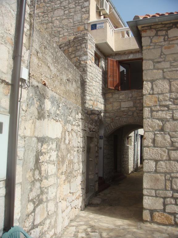 דירות יזרה Apartman Klarin - Old Stone House מראה חיצוני תמונה